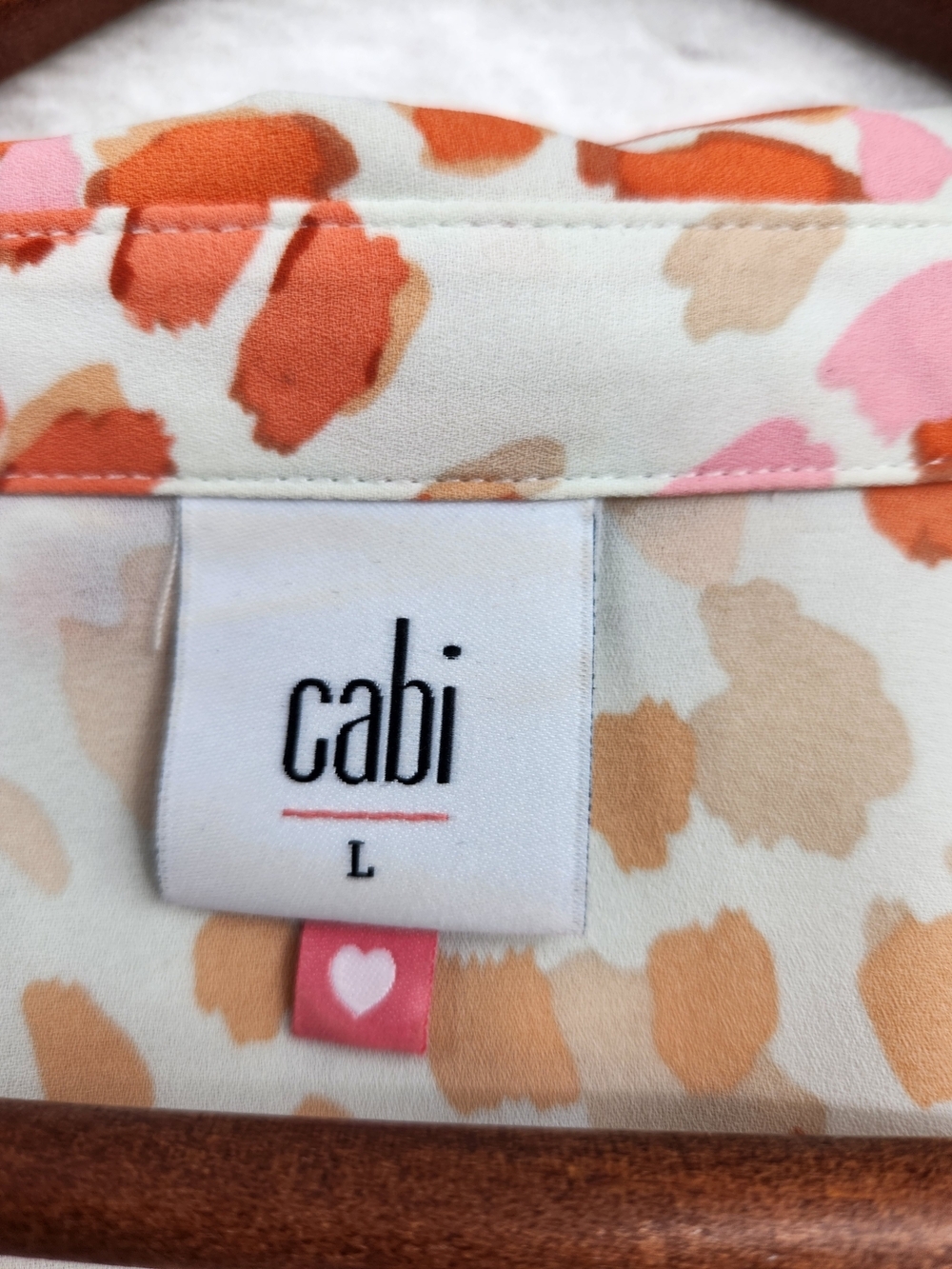 Cabi Style 6081 Animal Print Button Front Blouse Size Large Peach Coral Neutral - Picture 5 of 12